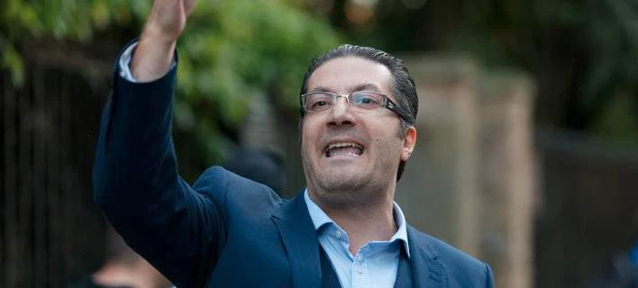 Κατηγορούν τον Έλληνα που αποδοκίμασε τον Τσίπρα επειδή έχει στο προφίλ του τον…Παύλο Μελά !